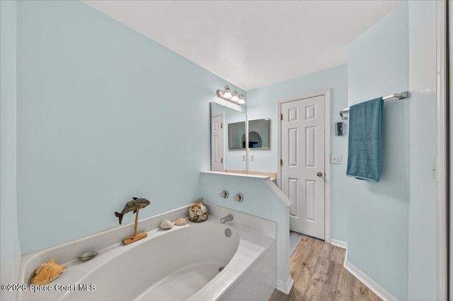 1576 Vista Lake Circle, Melbourne, FL 32904