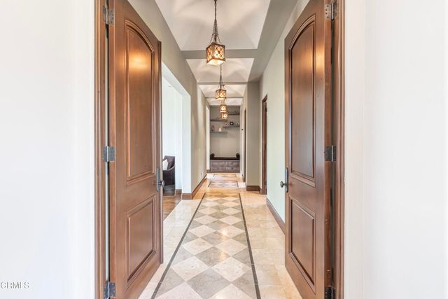 2330 Crystal Lane, Pasadena, CA 91107