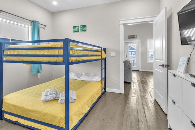 1079 Cedar Lane, Gilchrist, TX 77617