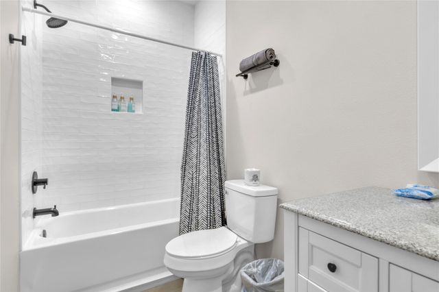 1079 Cedar Lane, Gilchrist, TX 77617