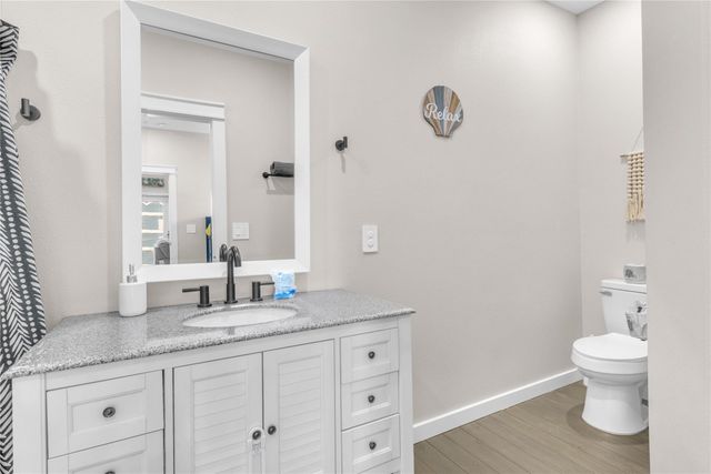 1079 Cedar Lane, Gilchrist, TX 77617