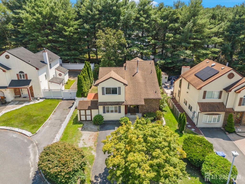 9 amara Court, Old Bridge, NJ 08857