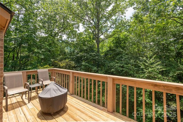 19 Timber Park Drive, Black Mountain, NC 28711