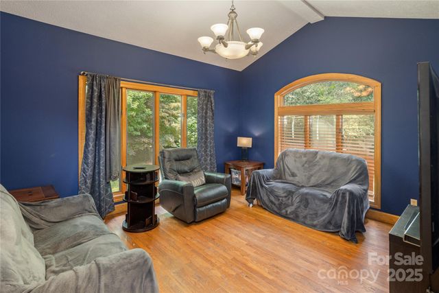 19 Timber Park Drive, Black Mountain, NC 28711