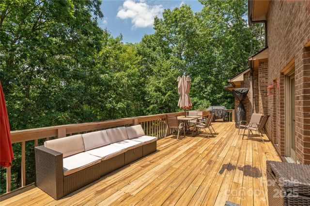 19 Timber Park Drive, Black Mountain, NC 28711