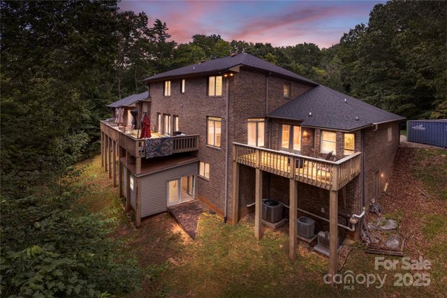 19 Timber Park Drive, Black Mountain, NC 28711