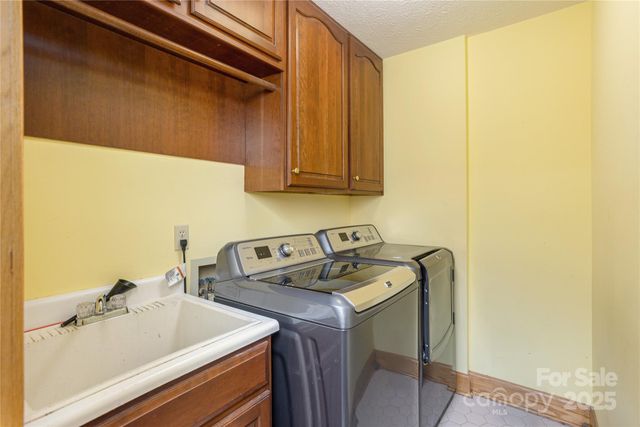 19 Timber Park Drive, Black Mountain, NC 28711
