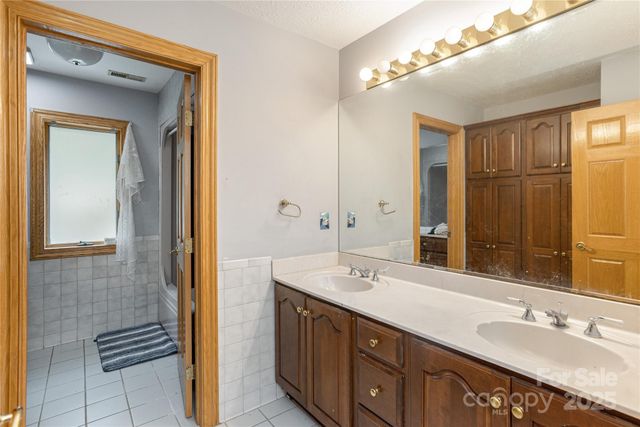 19 Timber Park Drive, Black Mountain, NC 28711