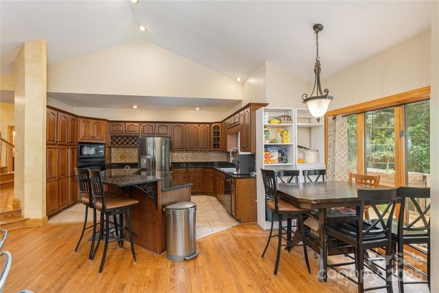 19 Timber Park Drive, Black Mountain, NC 28711