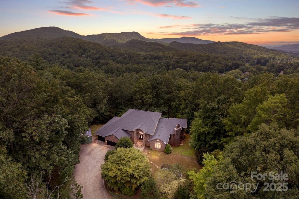19 Timber Park Drive, Black Mountain, NC 28711