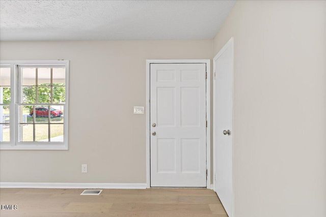 102 Queen Guenevere Trail, Garner, NC 27529