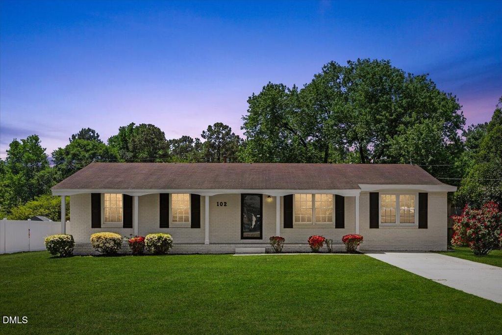 102 Queen Guenevere Trail, Garner, NC 27529