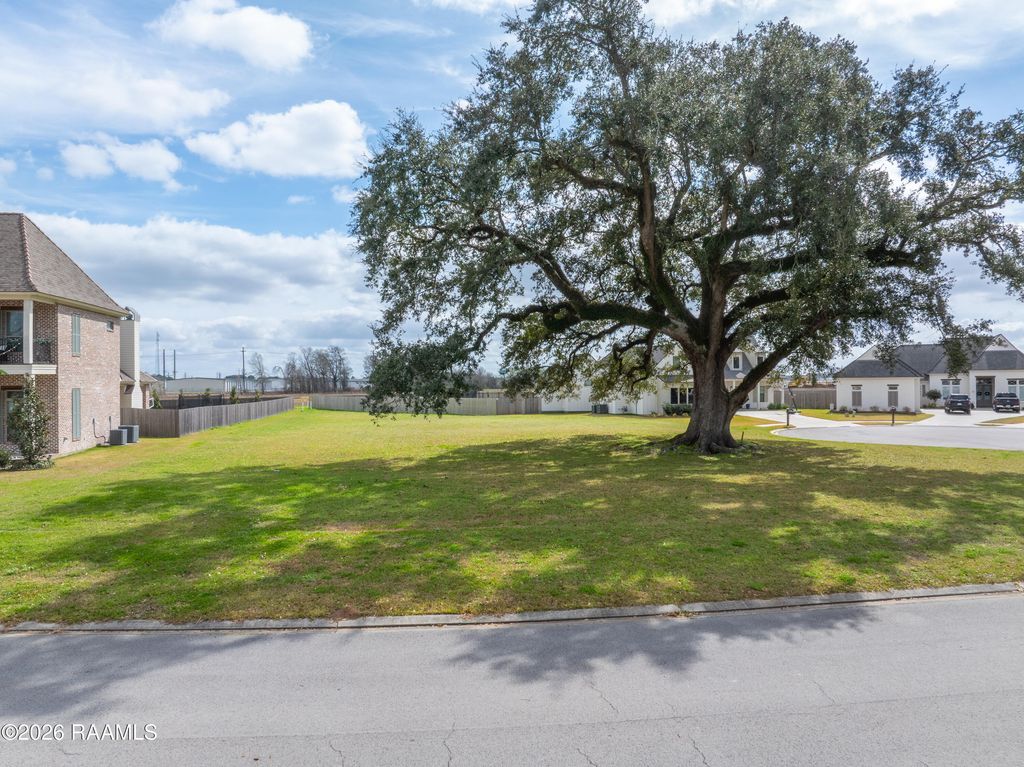 100 Fallow Lane, Broussard, LA 70518