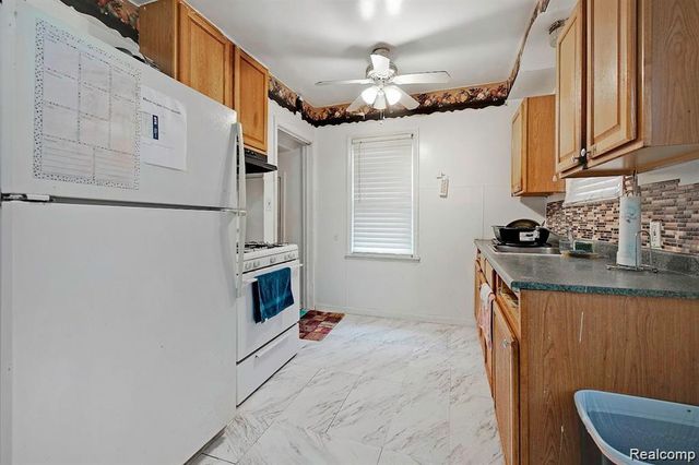 6849 Rosemont Avenue, Detroit, MI 48228