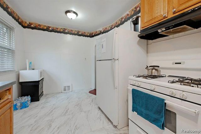 6849 Rosemont Avenue, Detroit, MI 48228