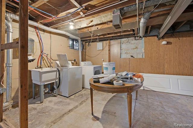 6849 Rosemont Avenue, Detroit, MI 48228