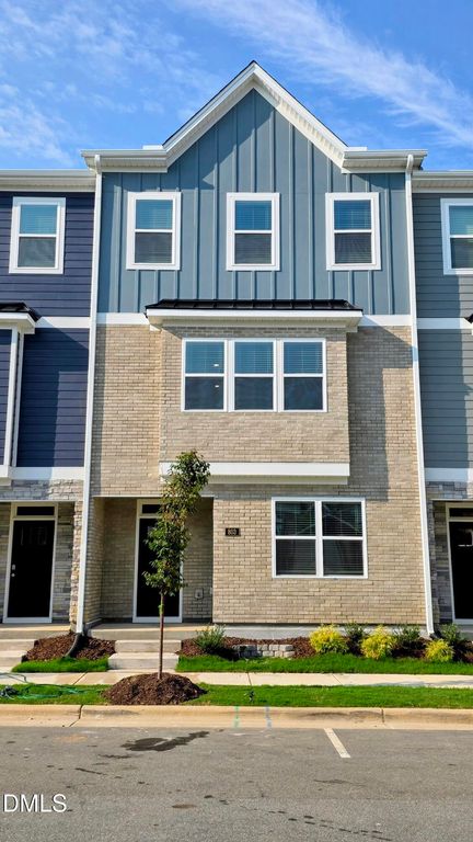 803 Lucky Clover Way, Fuquay Varina, NC 27526