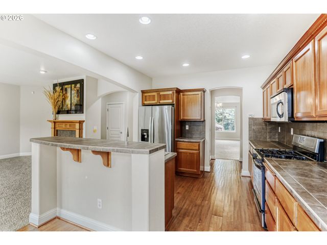 21533 Sw SUSAN Ln, Beaverton, OR 97003