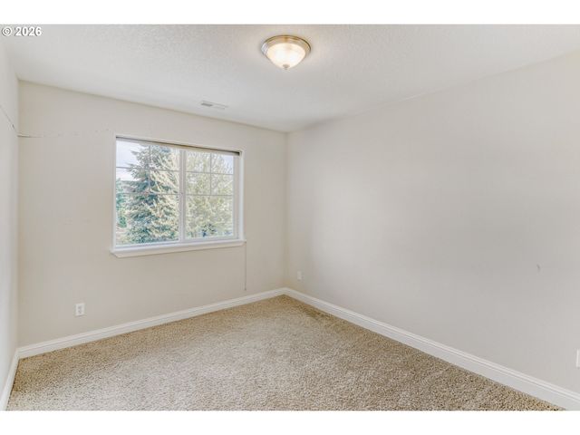 21533 Sw SUSAN Ln, Beaverton, OR 97003