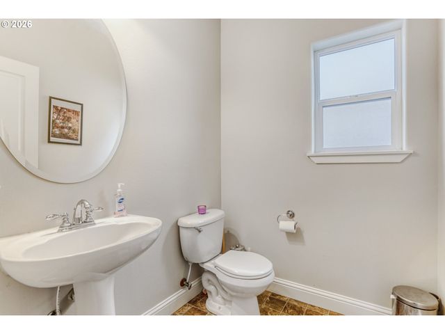 21533 Sw SUSAN Ln, Beaverton, OR 97003