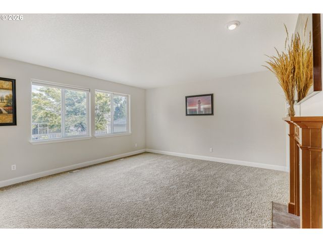 21533 Sw SUSAN Ln, Beaverton, OR 97003