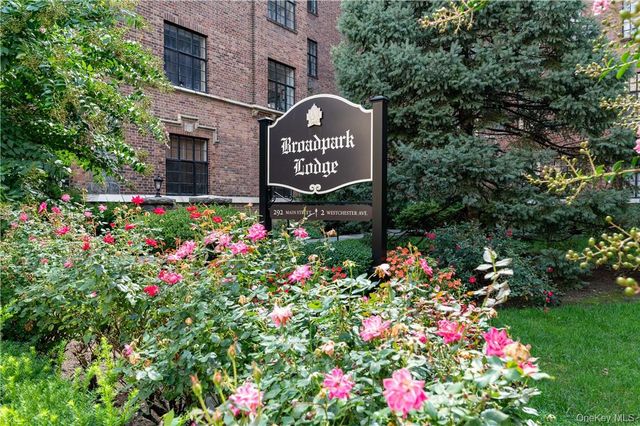2 Westchester Avenue 2N, White Plains, NY 10601