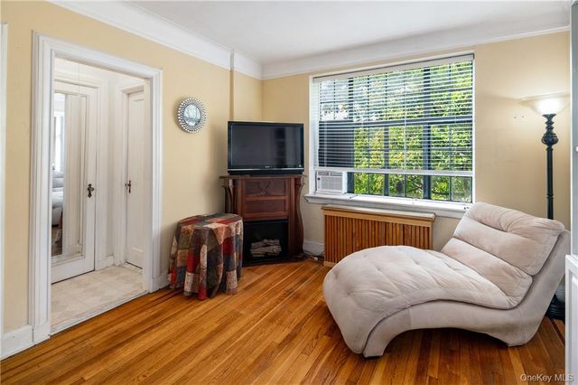 2 Westchester Avenue 2N, White Plains, NY 10601