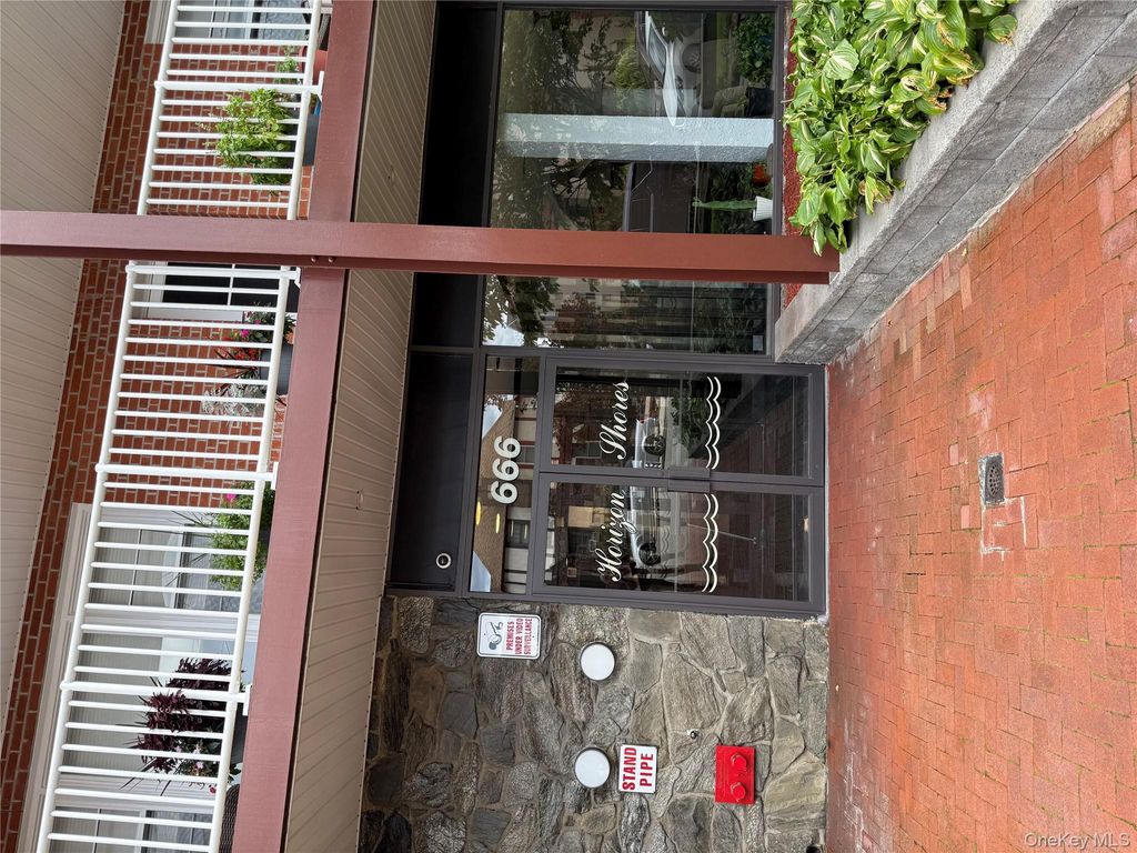 666 Shore Road 3K, Long Beach, NY 11561