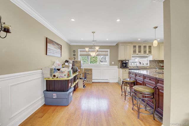6 Oxford Avenue, Massapequa, NY 11758