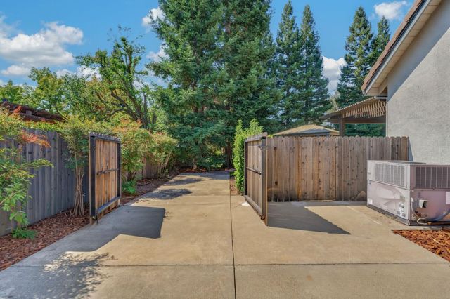 6870 Leibinger Ln, Granite Bay, CA 95746