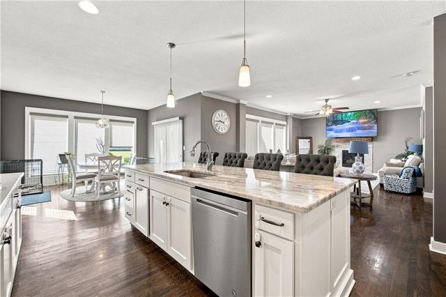 16110 kentucky View Drive, Belton, MO 64012
