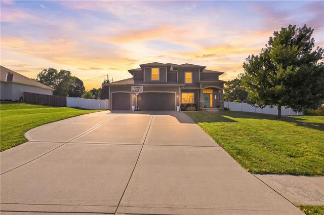 16110 kentucky View Drive, Belton, MO 64012