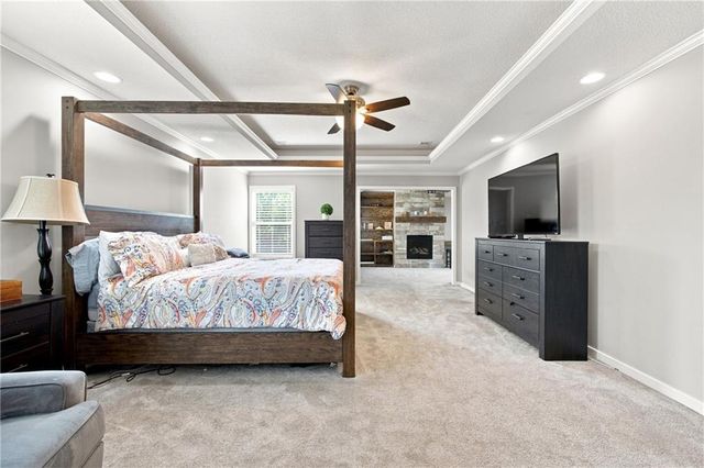 16110 kentucky View Drive, Belton, MO 64012