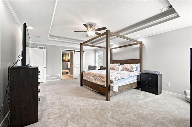 16110 kentucky View Drive, Belton, MO 64012