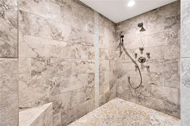 16110 kentucky View Drive, Belton, MO 64012