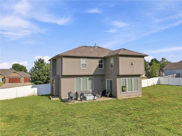 16110 kentucky View Drive, Belton, MO 64012