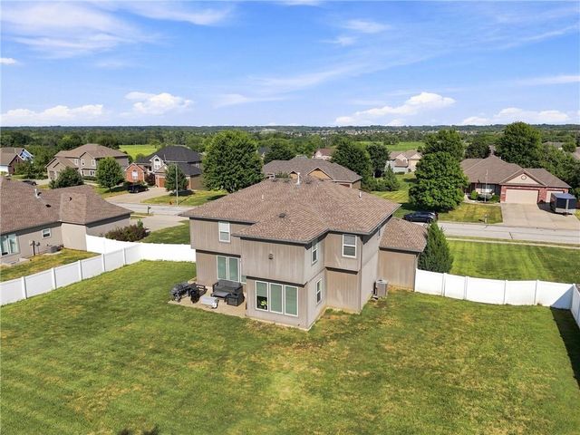 16110 kentucky View Drive, Belton, MO 64012