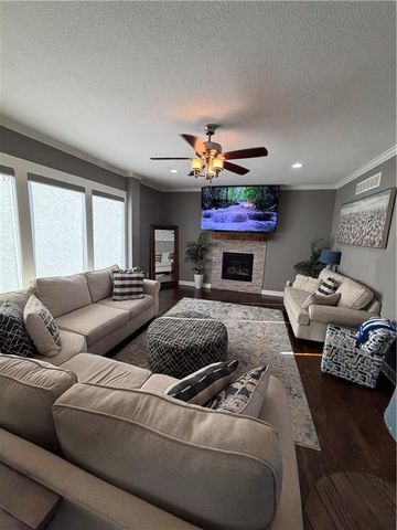 16110 kentucky View Drive, Belton, MO 64012