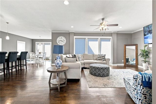 16110 kentucky View Drive, Belton, MO 64012