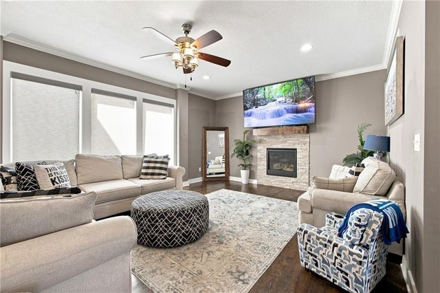 16110 kentucky View Drive, Belton, MO 64012