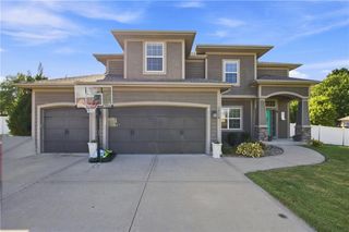 16110 kentucky View Drive, Belton, MO 64012