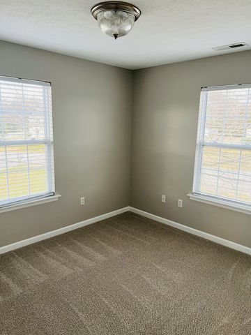 313 Cottonwood Dr, Shelbyville, TN 37160