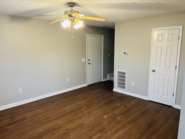 313 Cottonwood Dr, Shelbyville, TN 37160