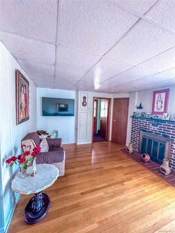 59 Chatterton Avenue, White Plains, NY 10606