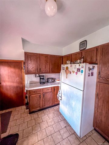 59 Chatterton Avenue, White Plains, NY 10606