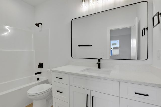 1733 E Lacrosse Ave, Spokane, WA 99207