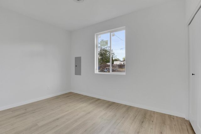 1733 E Lacrosse Ave, Spokane, WA 99207