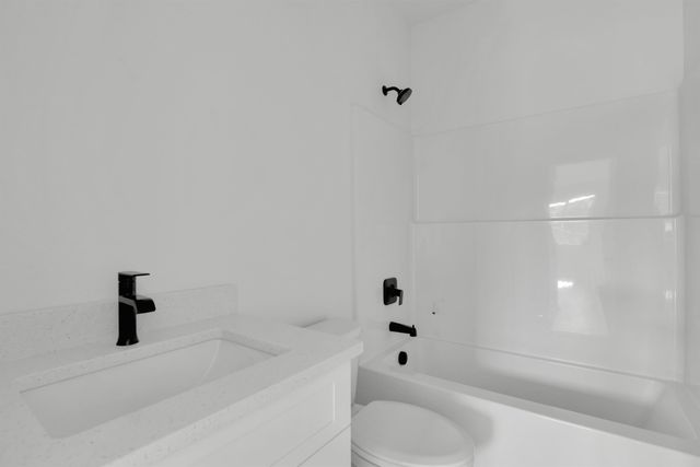 1733 E Lacrosse Ave, Spokane, WA 99207