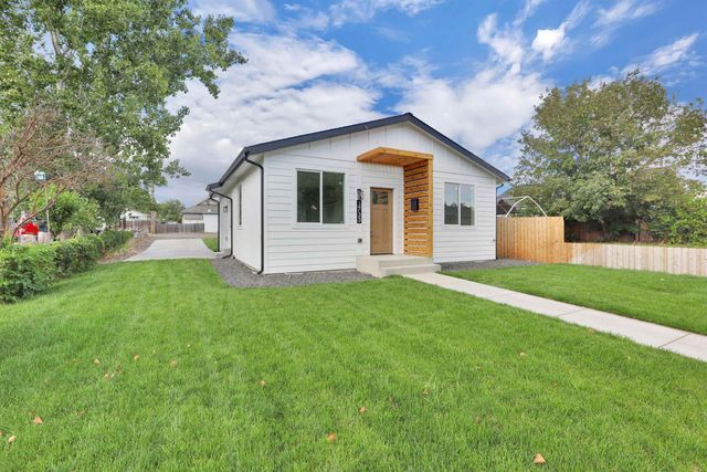 1733 E Lacrosse Ave, Spokane, WA 99207