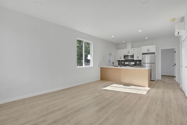 1733 E Lacrosse Ave, Spokane, WA 99207